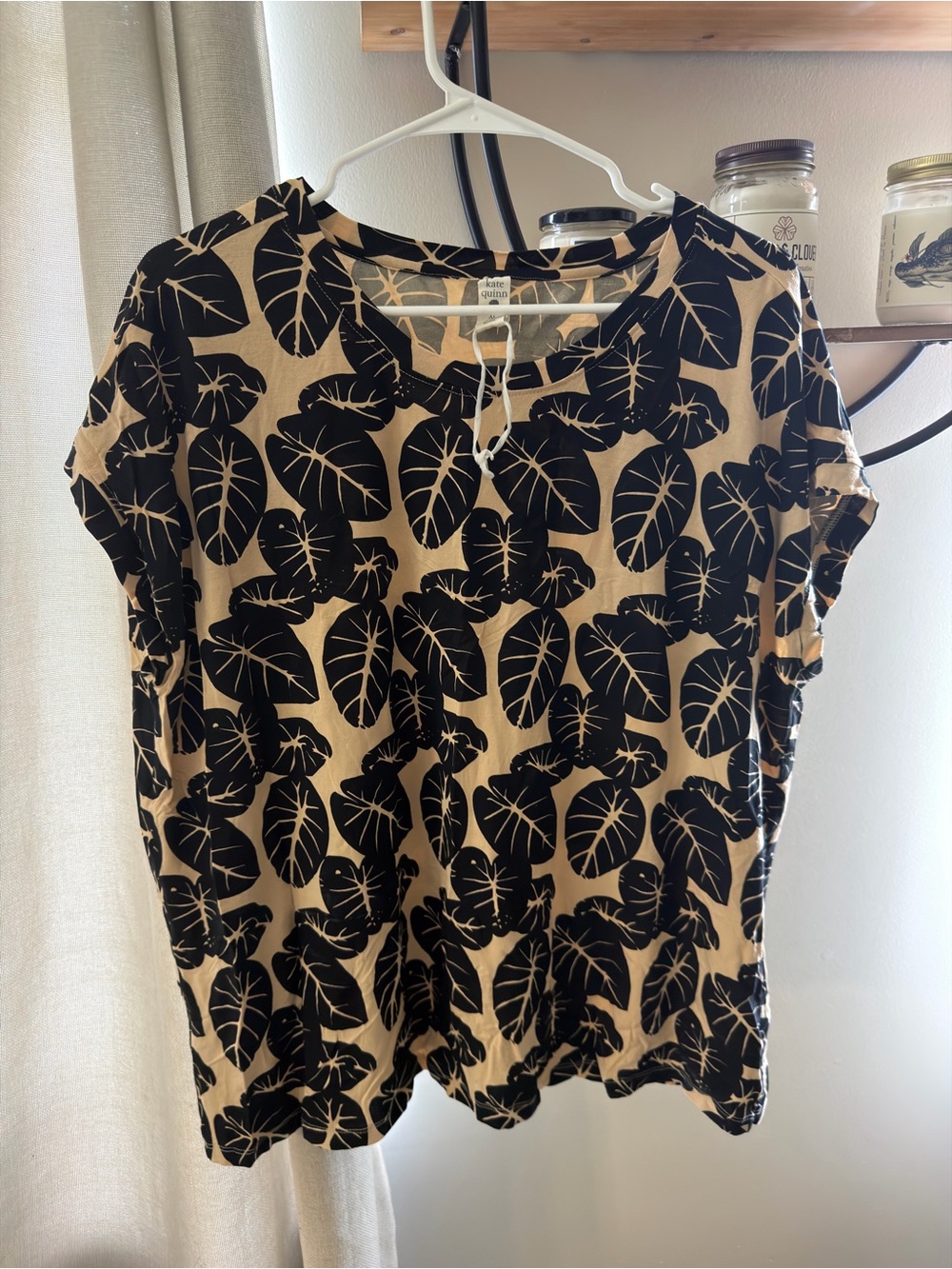 Kate Quinn women’s top